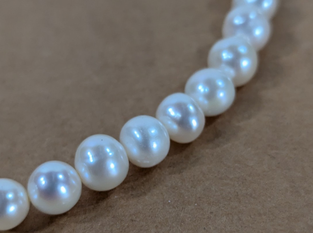 Vintage Genuine Pearl Necklace w/ Silver Rose Clasp Classic Elegant 15.5″