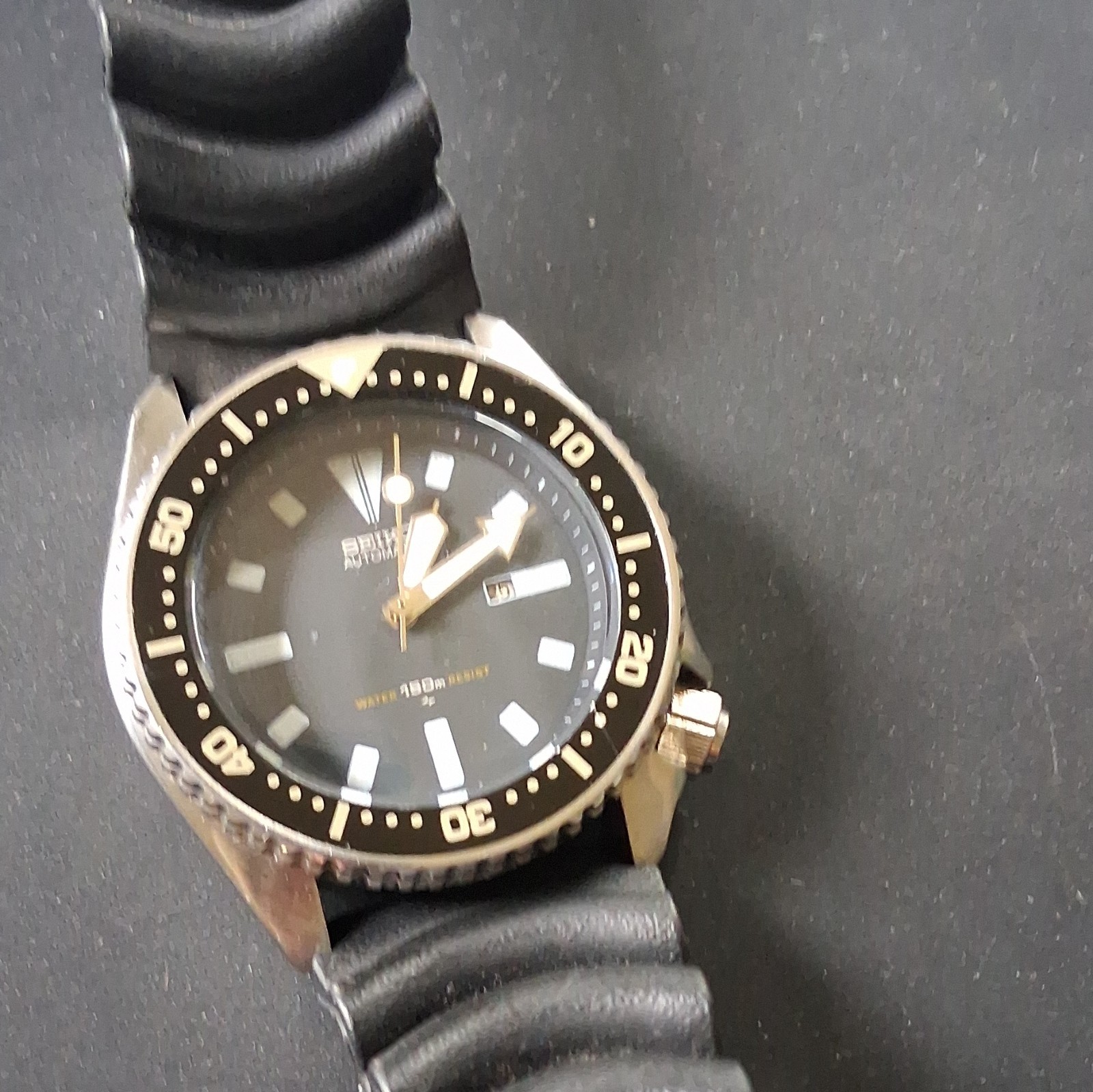 SEIKO Scuba Diver Men’s Quartz 150m Black Dial Rotating Bezel Rubber Strap