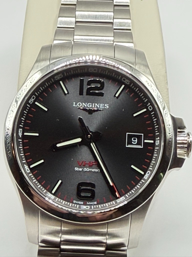 Longines Conquest V.H.P. – Pristine – Full Set – Stainless – Swiss Quartz – 41mm
