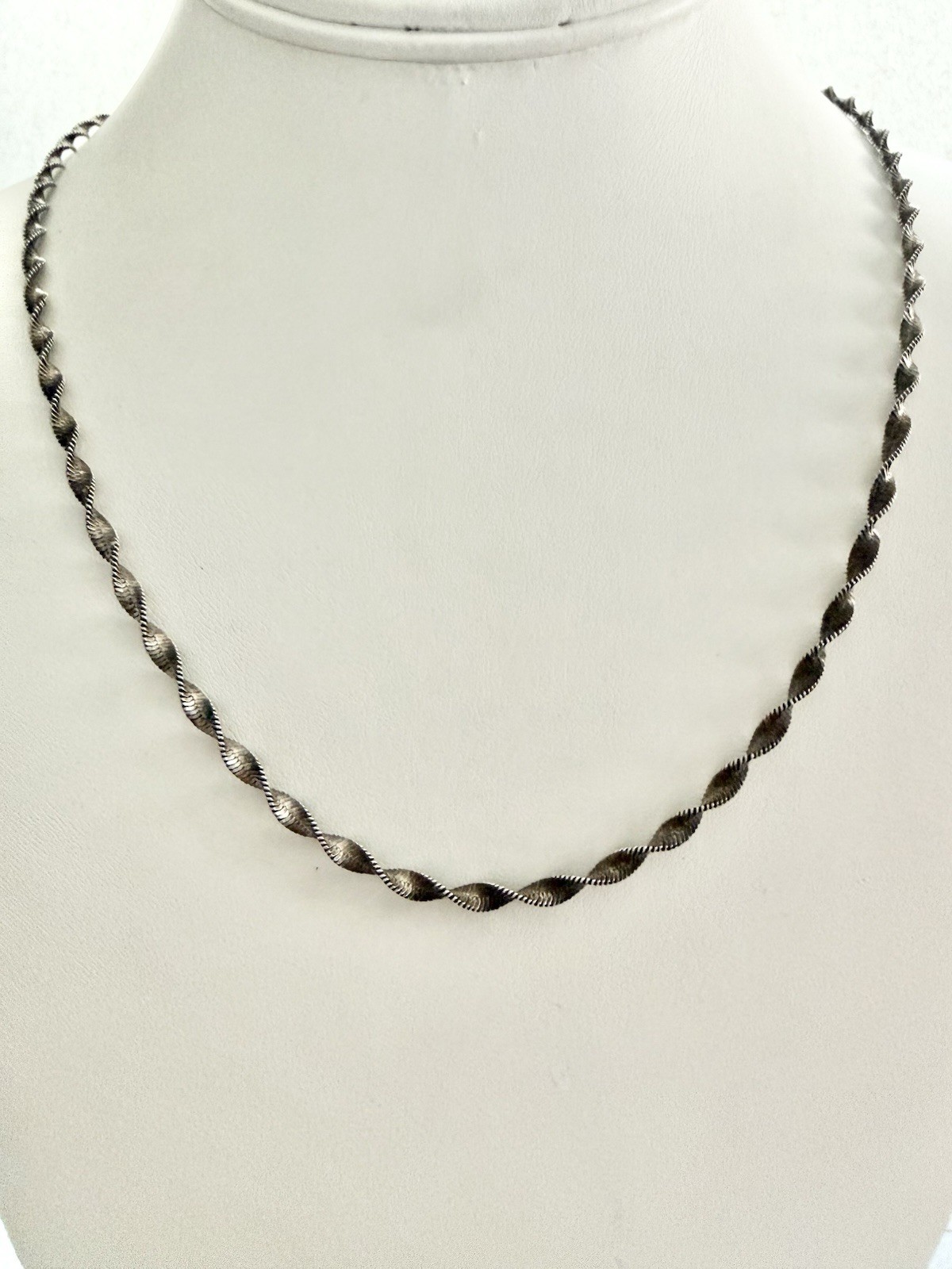 925 Sterling Silver IBB Italy 3.3mm Twisted Herringbone 20” Chain Necklace 7.83g