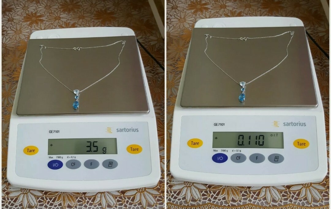 FINE WOMENS BLUE TOPAZ 1OK WHITE GOLD 3 STONE PENDANT W/14K GOLD CHAIN. NECKLACE
