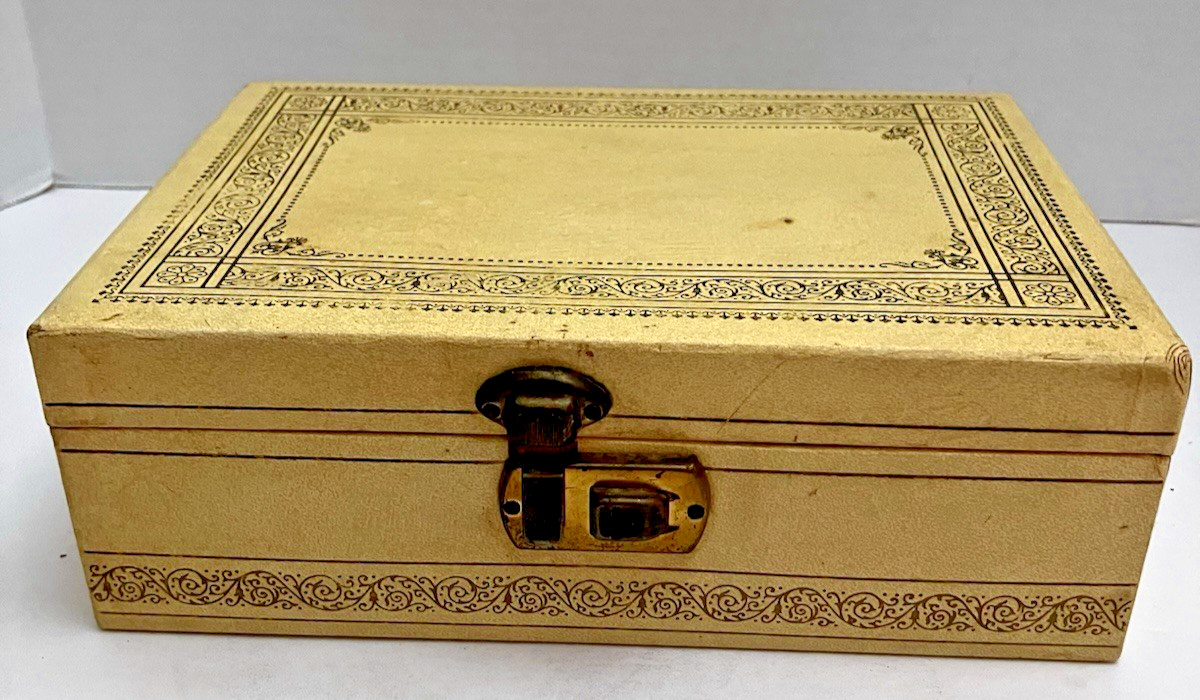 Vintage Jewelry Box Cream & Gold Pink Velvet Interior Flip Lock No Key