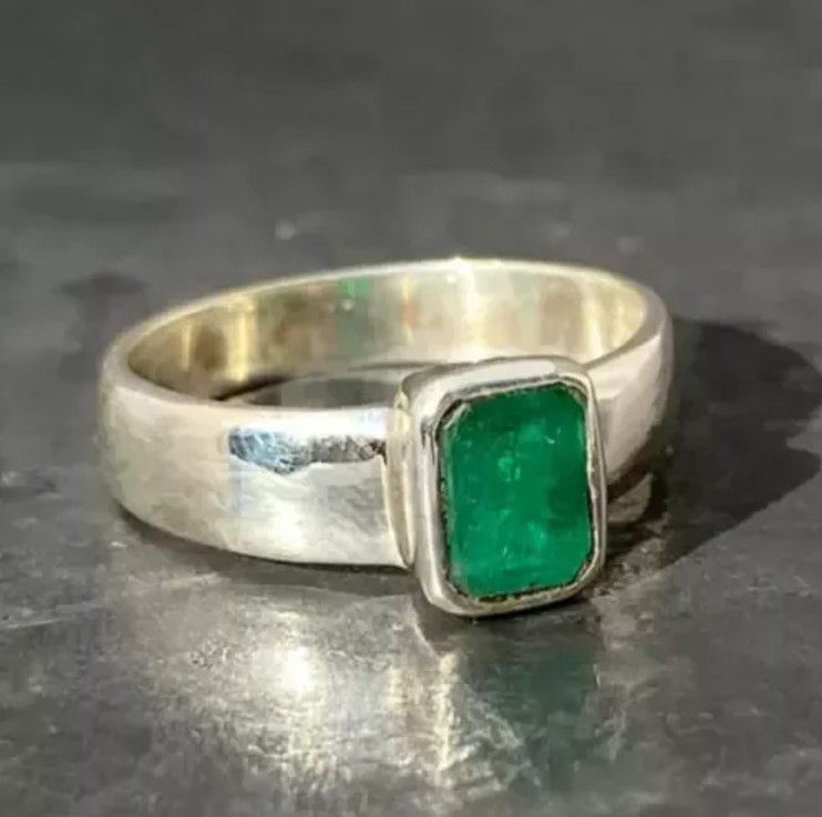 Beautiful Emerald Gemstone Ring 925 Sterling Silver Handmade Vintage Men’s Ring