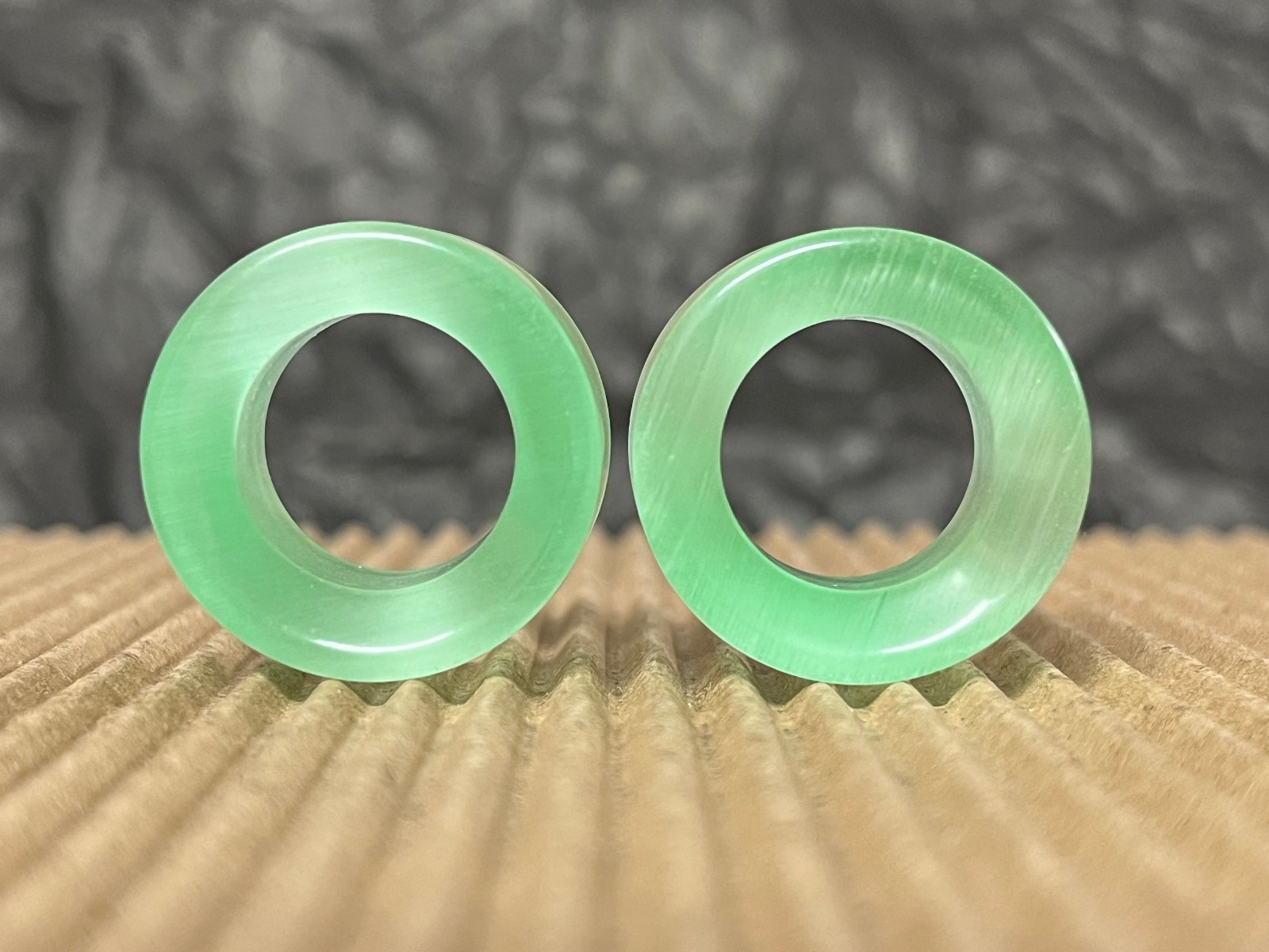 PAIR Green Cat Eye Stone Double Flare Tunnels Plugs Earlets Gauges Body Jewelry
