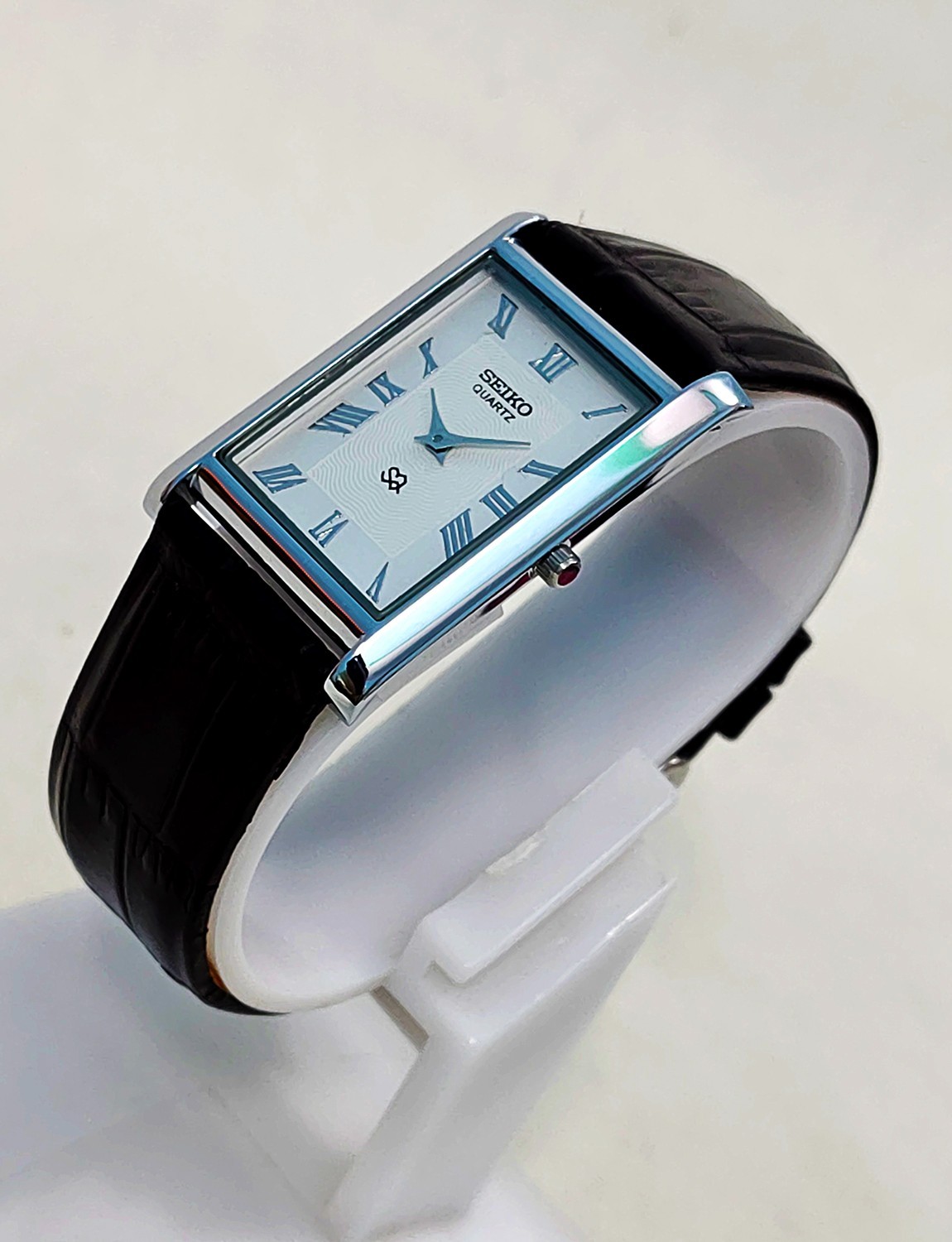 Vintage Style Seiko Tank White Dial Quartz 27mm Men Slim Wristwatch