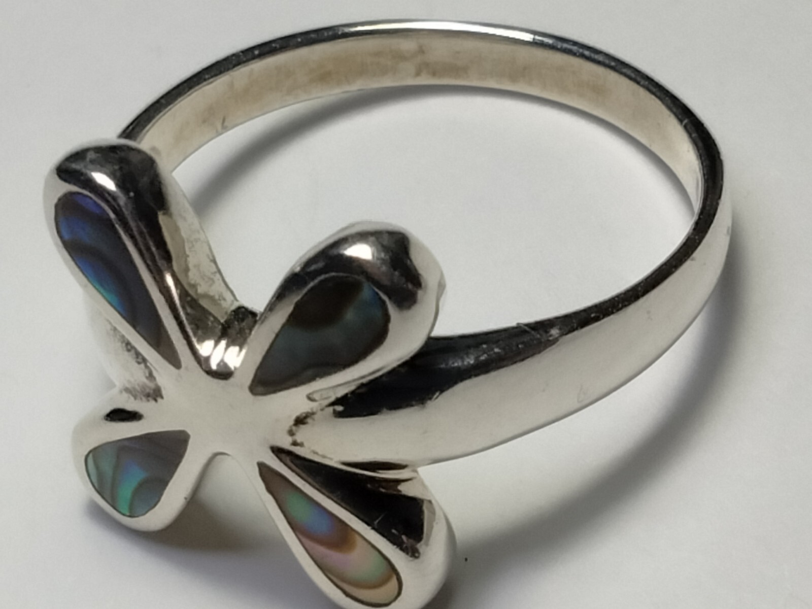 LOVELY ABALONE SHELL INLAYS IN TRENDY STERLING SILVER.925 RING SIZE 8.75-9.0!