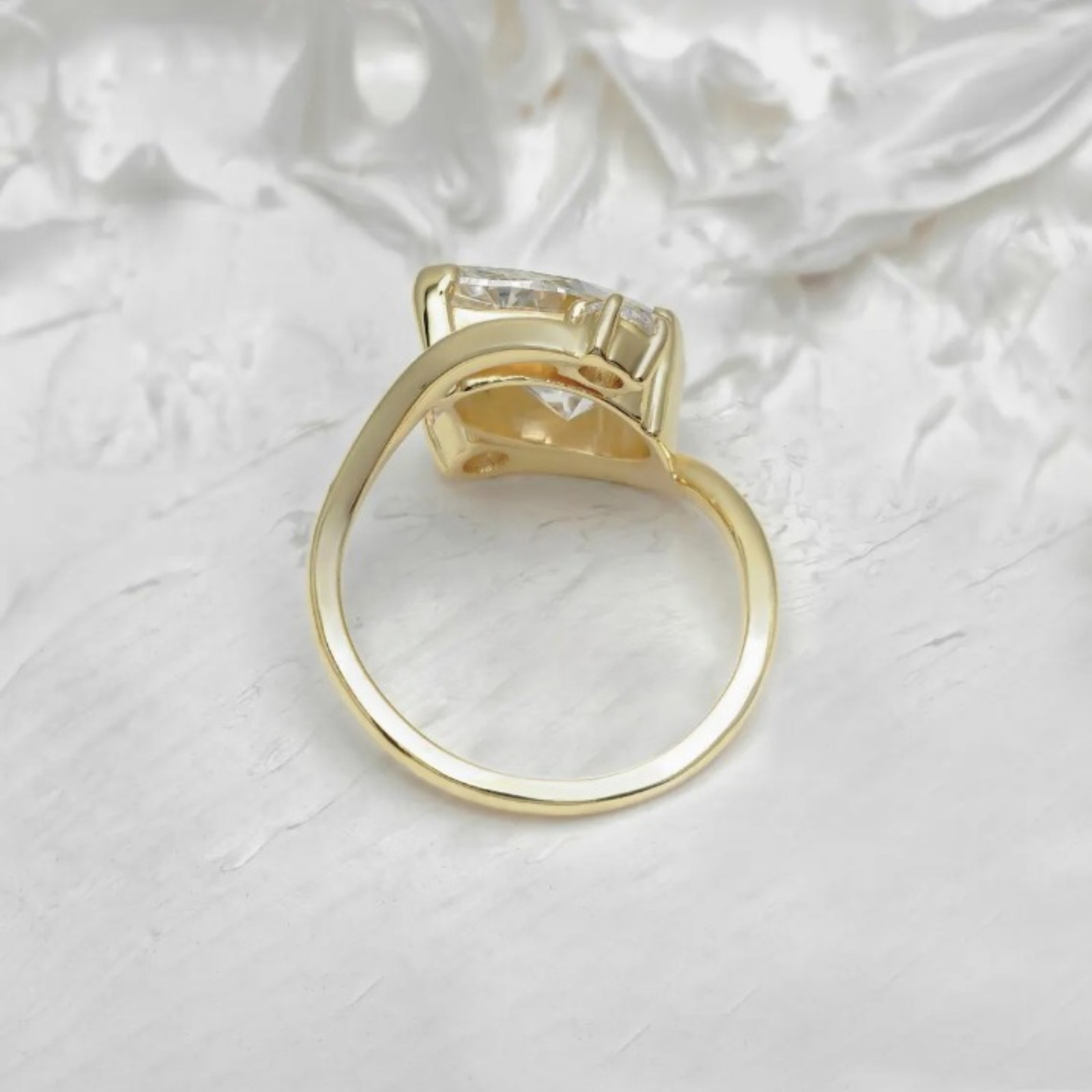 3 Carat Pear Cut Lab Grown Diamond Engagement Ring | 14k Yellow Gold VVS VS