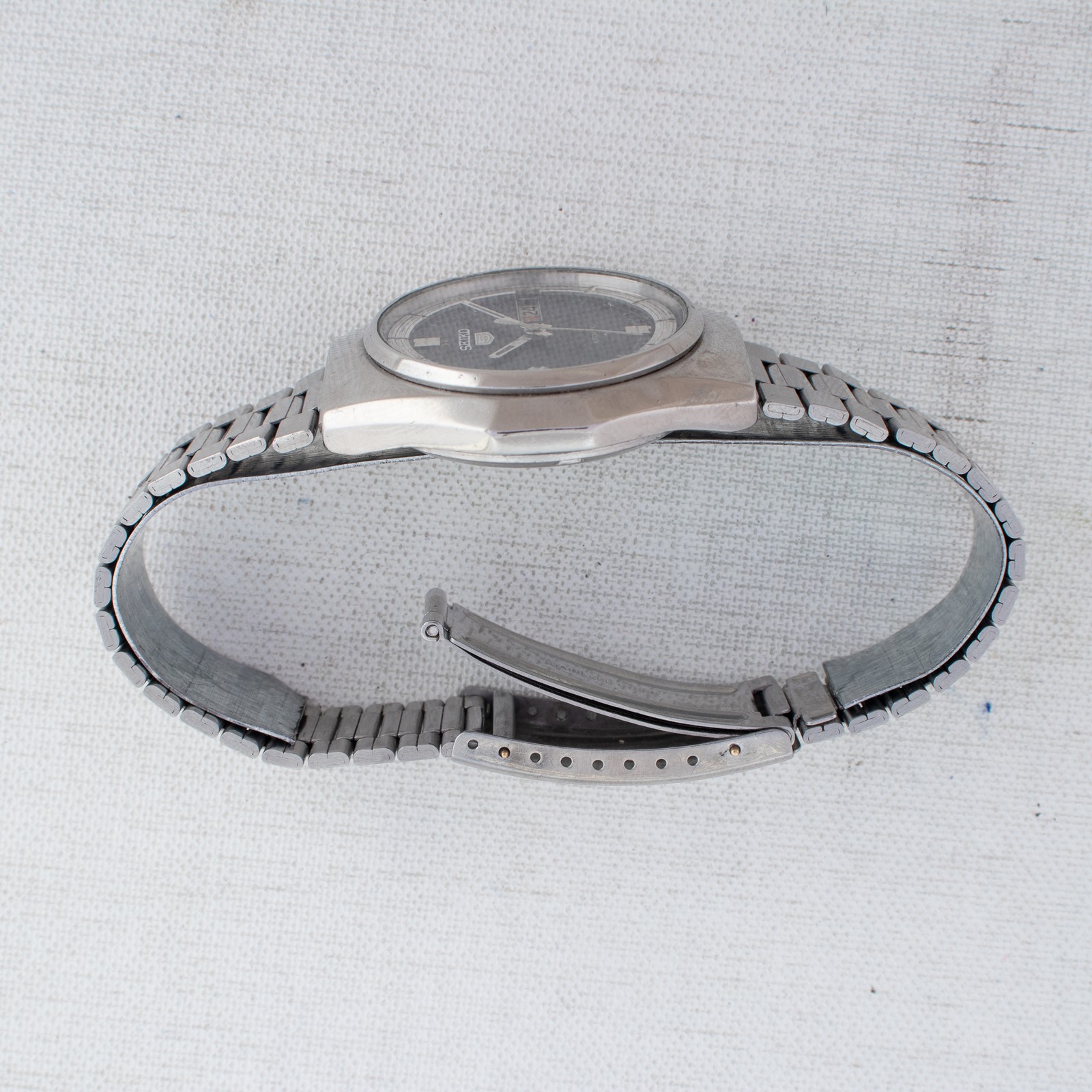 Seiko 5 Auto 7009-8830 Watch Black Dial Silver Accents Arabic/English Days