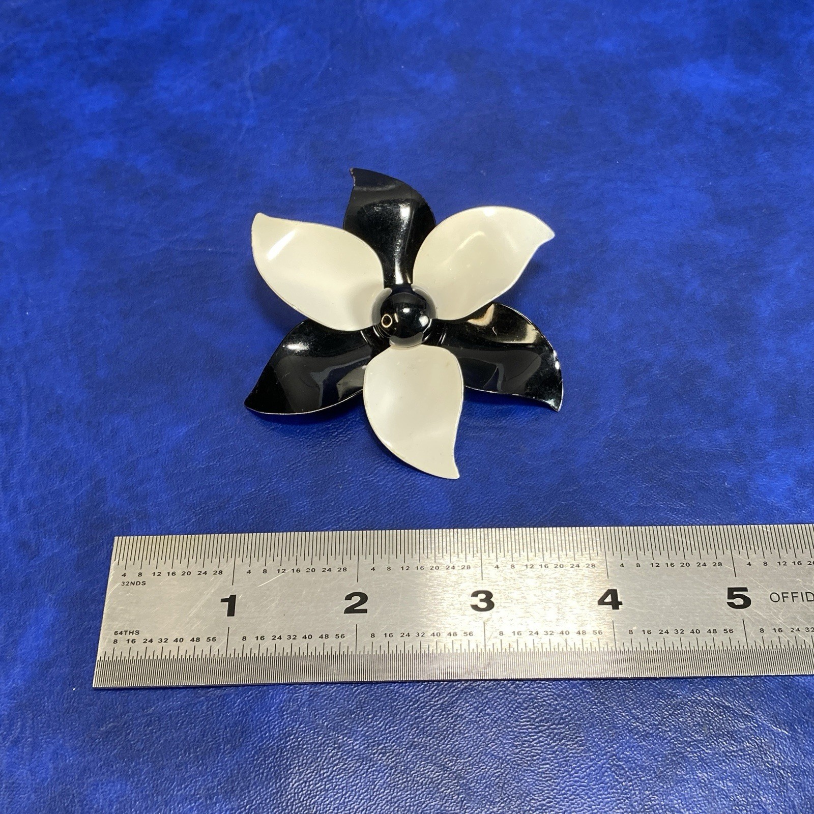 Vtg Unsigned Black & White Metal Flower Brooch Pin Mid-Century Bold 3.25 Inch