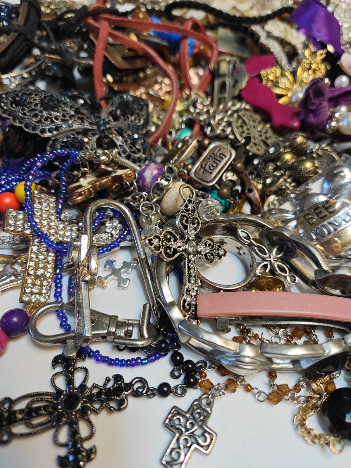 4 Lbs Bulk Women’s Jewelry Bracelet Necklace Beads Rings Earrings Misc vintage