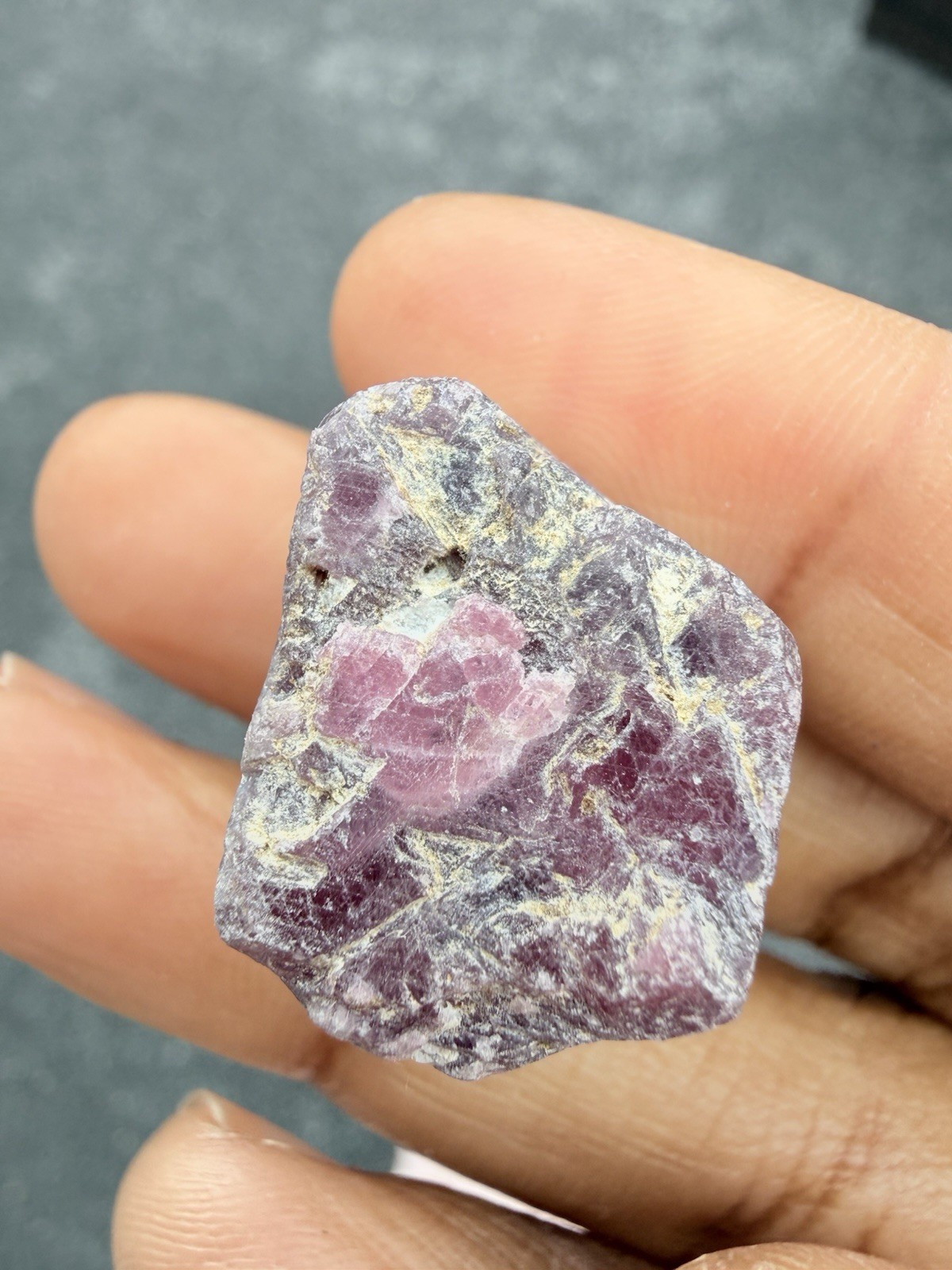 105 Ct Natural Sapphire Corundum