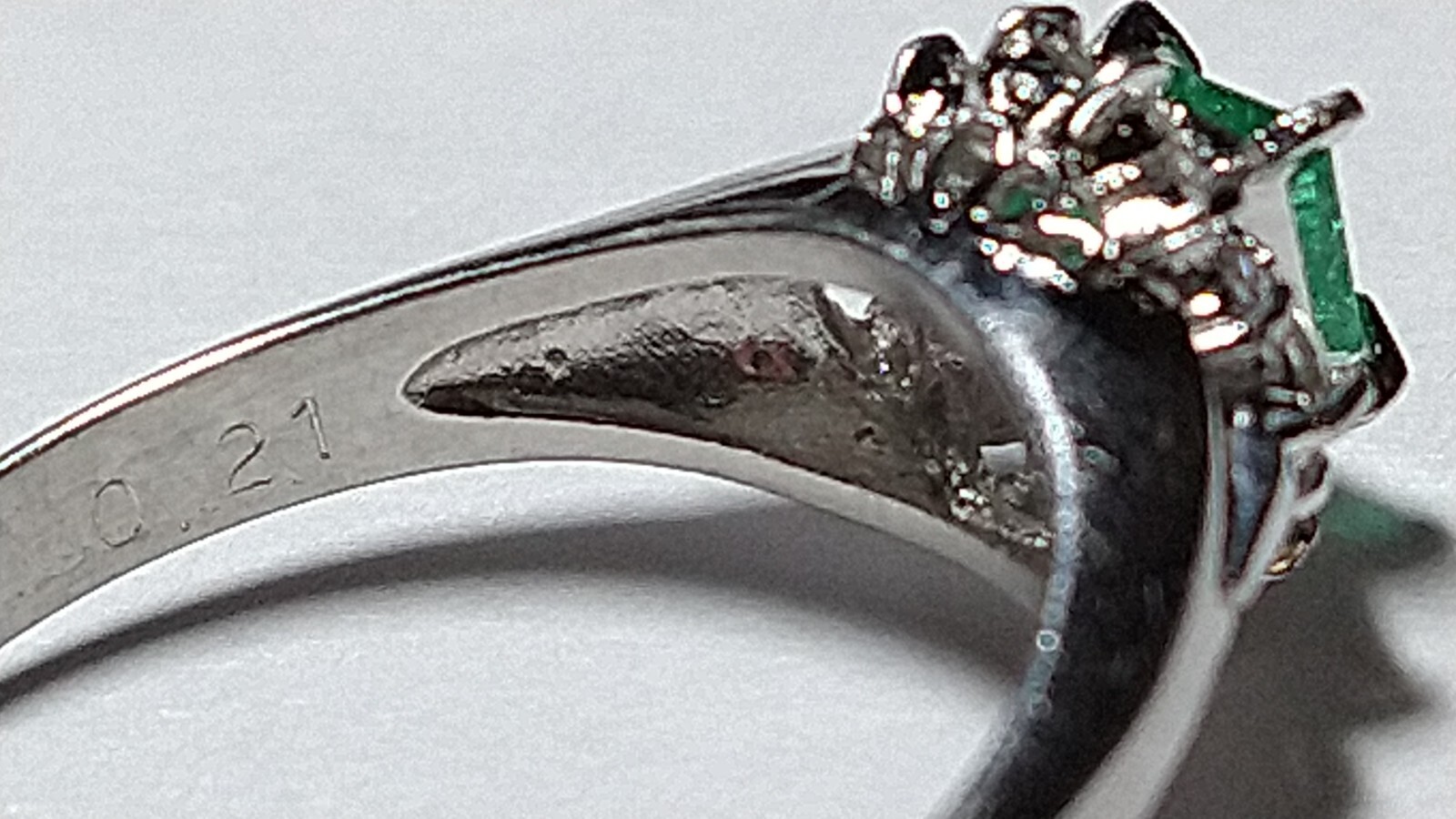 Solid platinum 0.57 carat natural emerald diamond ring 4.5 grams – pt900
