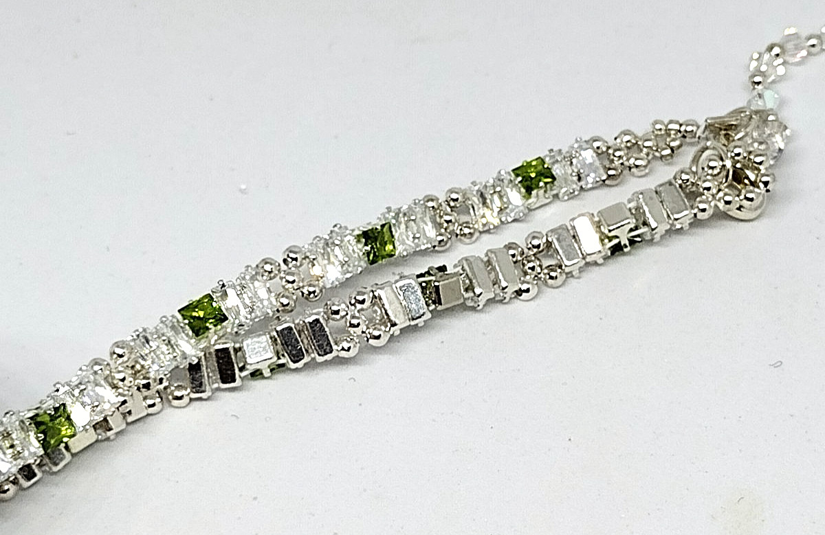 7-inch Bracelet Rectangle Stack – 2x4mm White, 3mm GREEN Square Prong-Sets