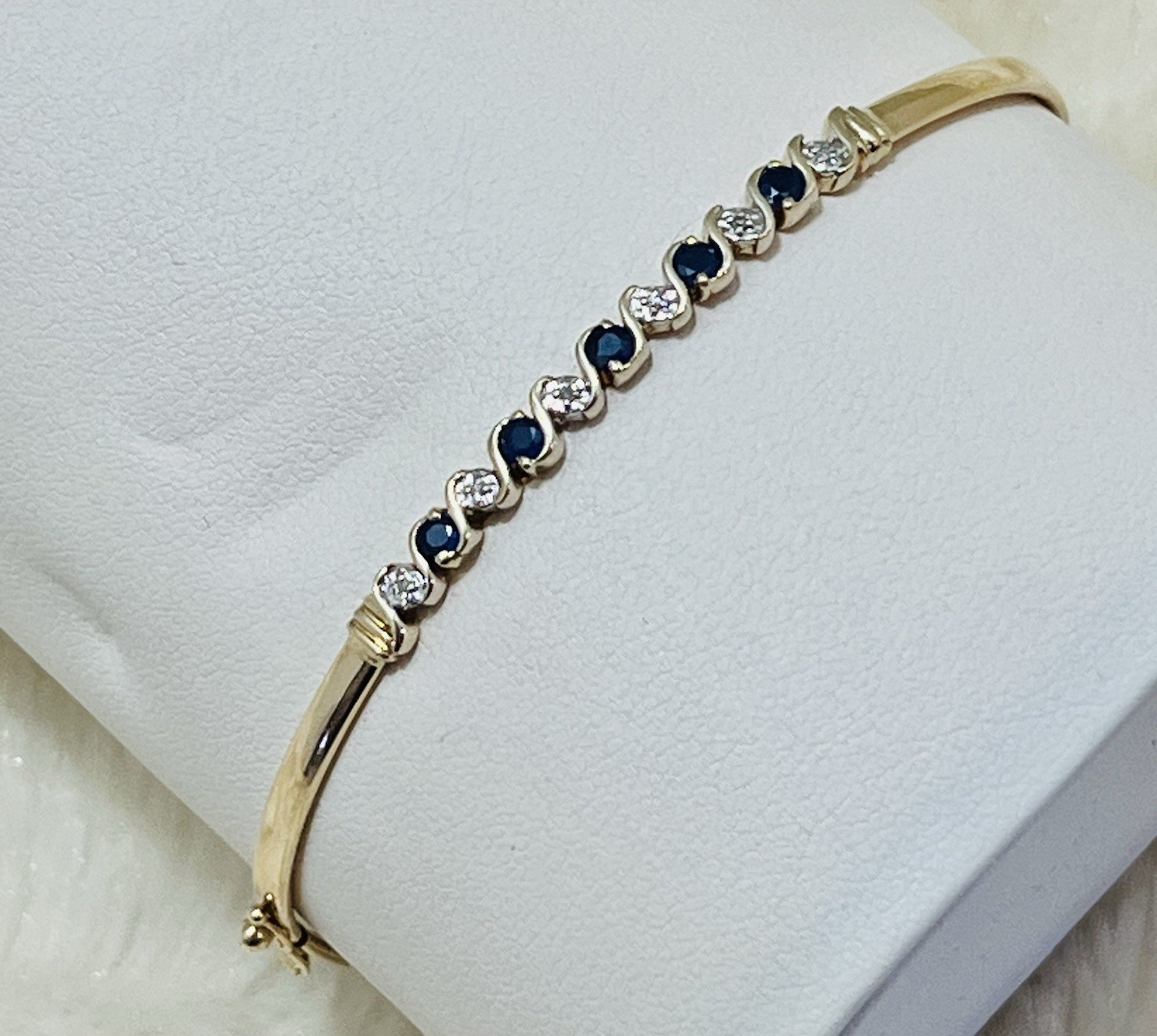 10K GOLD DIAMOND & SAPPHIRE BANGLE BRACELET VINTAGE IRVING M. PLANICK EUC