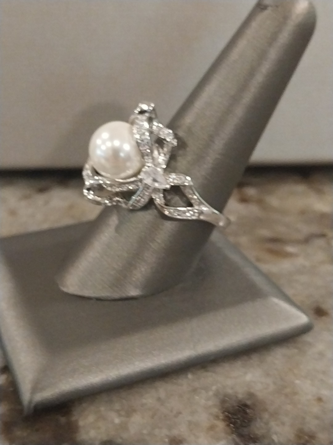 White Shell Pearl, Simulated Diamond Ring in Silvertone (Size 9.0) 1.10 ctw