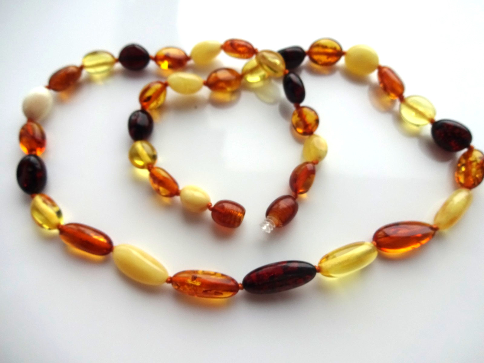 Genuine Baltic Amber Necklaces Polished Multicolor Oval Beads 45cm (17.7″)
