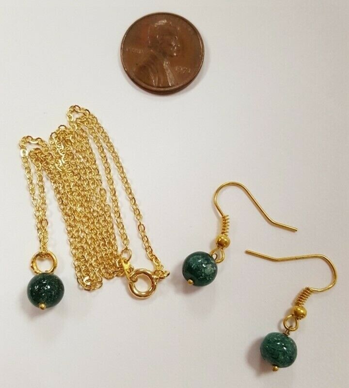 GENUINE AVENTURINE PENDANT GOLD PLATED NECKLACE MATCHING EARRING SET V239