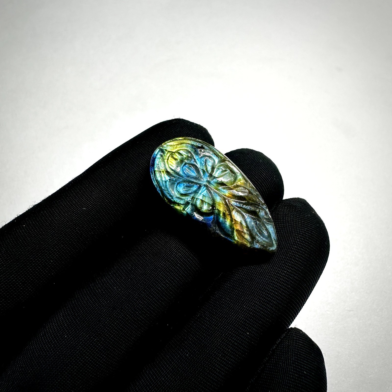 8x15x30mm Natural Labradorite Carved, Healing Crystal Jewelry Carved Labradorite