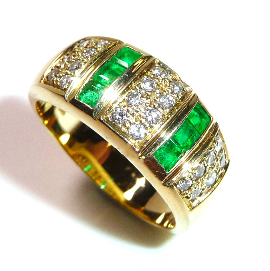 Ring 585 Gold 0.33 ct. Diamonds 0.44ct. Emerald Size 57 18.1mm / 8.51g Excellent Condition