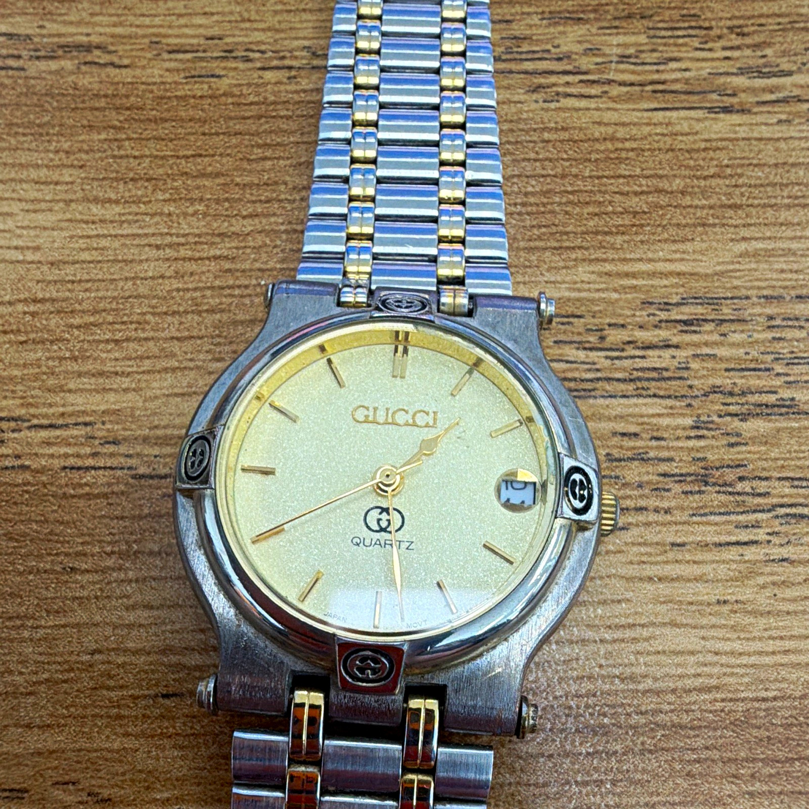 Gucci 9040L Quartz Gold Dial Two-Tone Stainless Bracelet Date Vintage 26mm