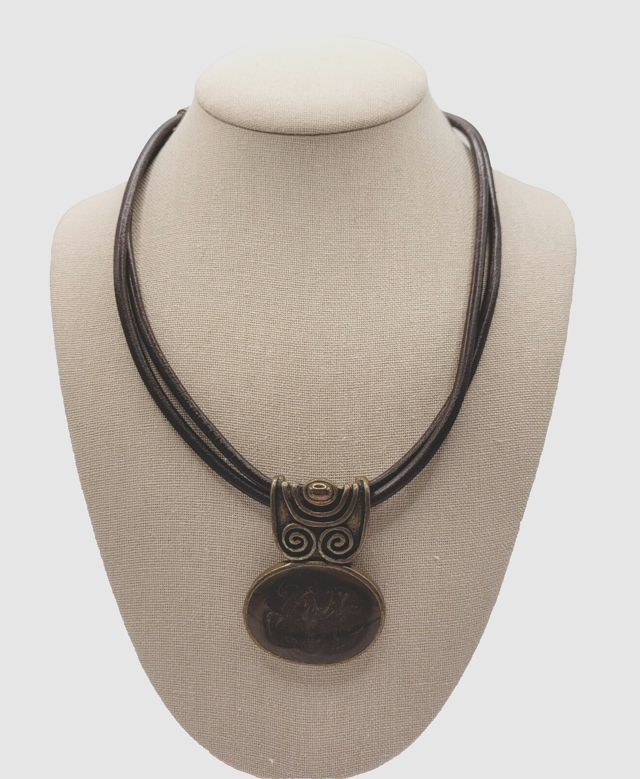 Chico’s Bronze Tone Enamel Medallion w Amber Glass Pendant Necklace Faux Leather