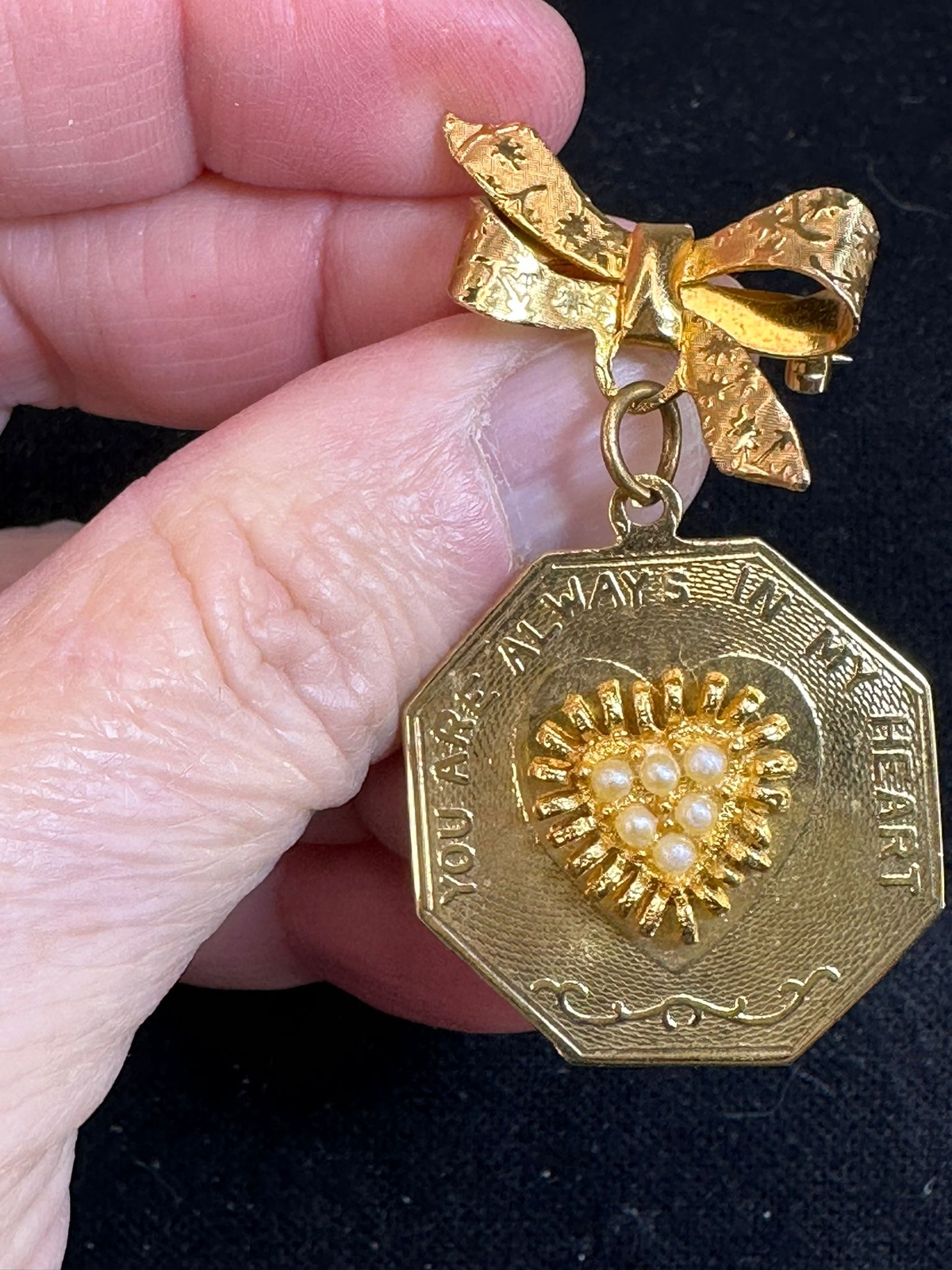 Bow Medal Look Heart Dangle YOUR ALWAYS IN MY HEART Vintage Gold Brooch M-6693