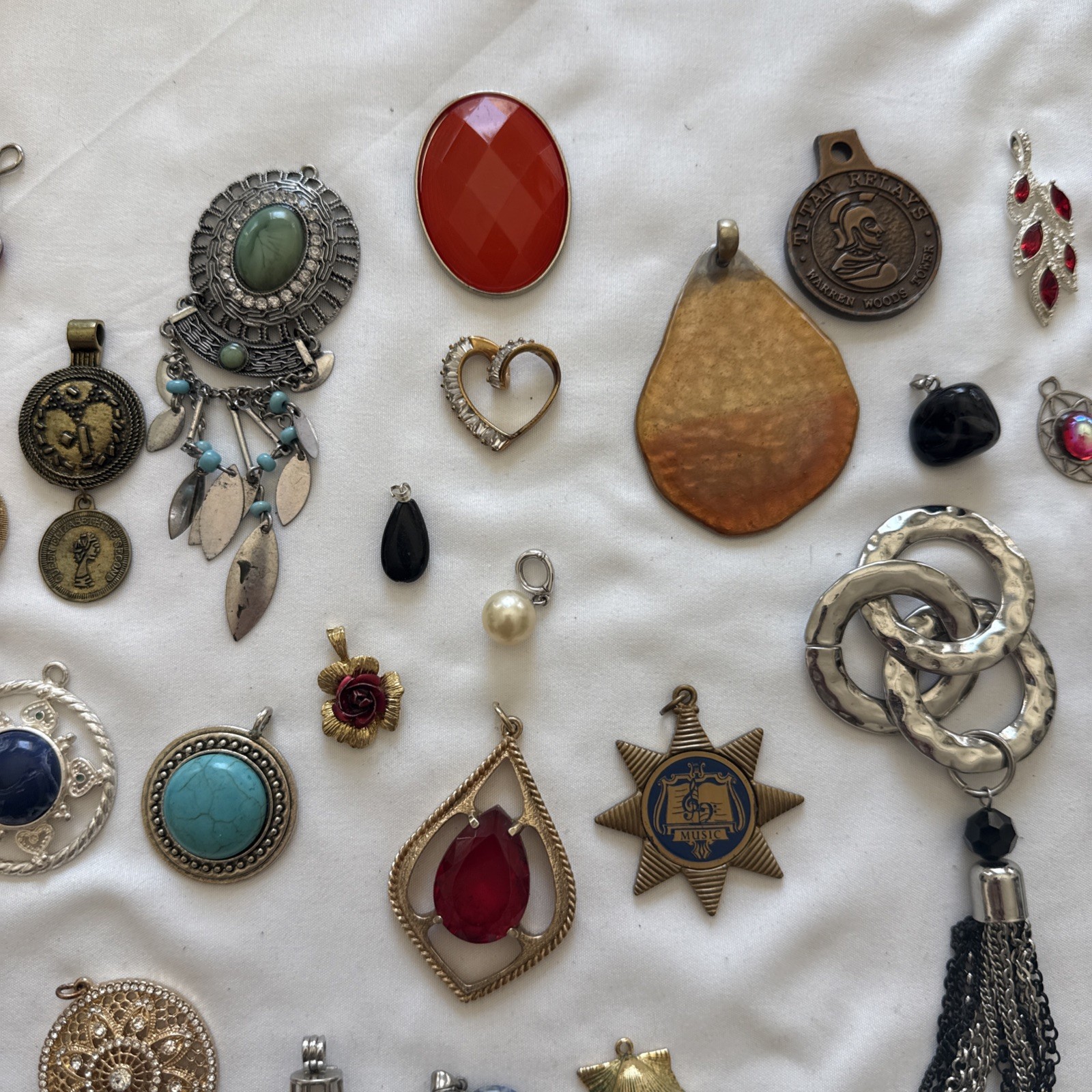 29 Pendants Silver & Gold Tone, Heart, Shell, Round, Red, Blue, Green. Unisex