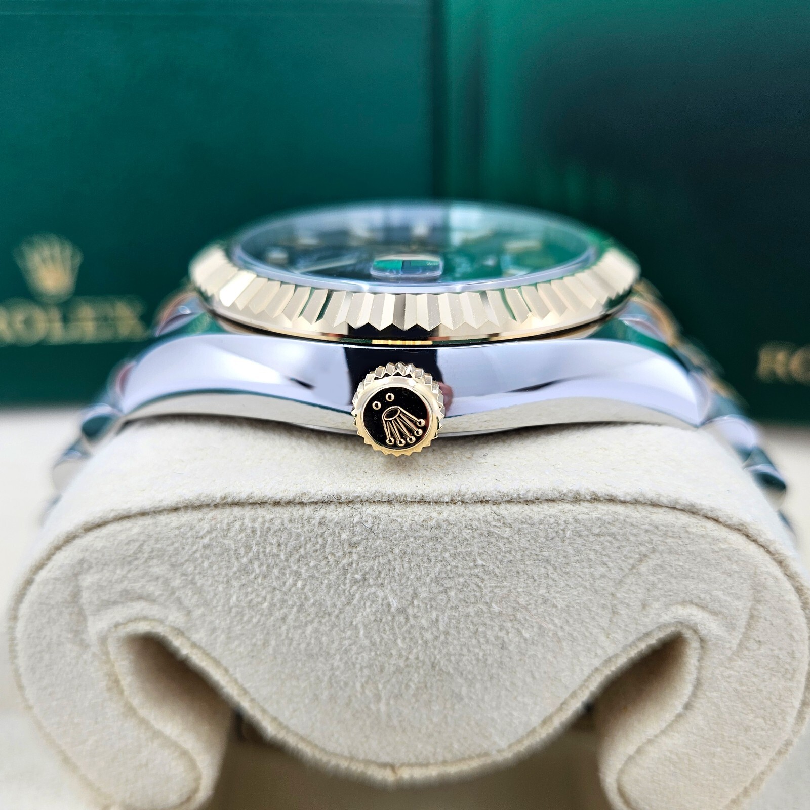 Rolex Sky-Dweller 42mm, Black Dial, Jubilee Two-Tone 336933-0004 Mint 2023