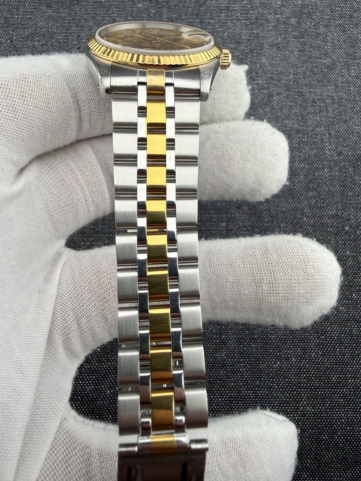 Tudor Prince Date – Ref. 74033 – Gold Linen Dial – 18k Yellow Gold Bezel!