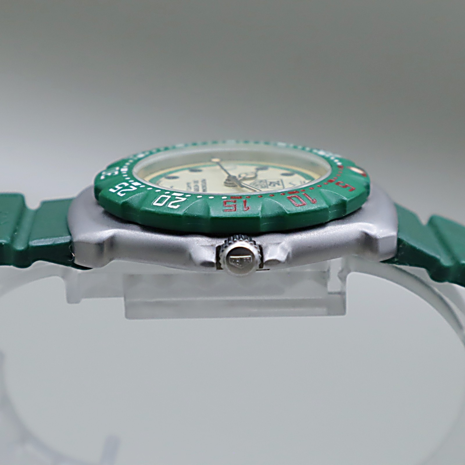 *MINT* TAG Heuer Formula 1 Professional 372.513 Green 35mm Mens Quartz Watch