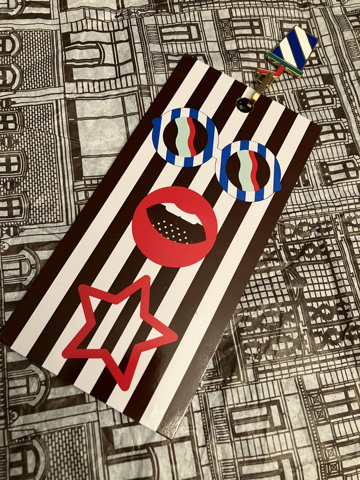 Rare! New Henri Bendel Craig & Karl Sunnies and Milkshake Charm set