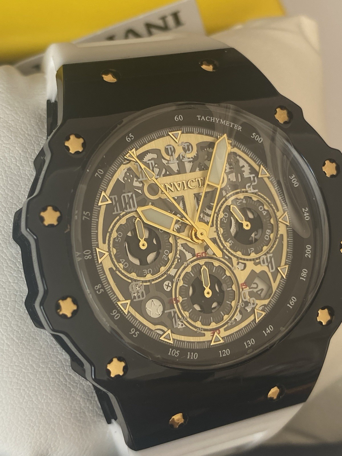 Brand New Invicta Racing Vaulthan Men’s Watch 44mm White (69653) TachyMeter
