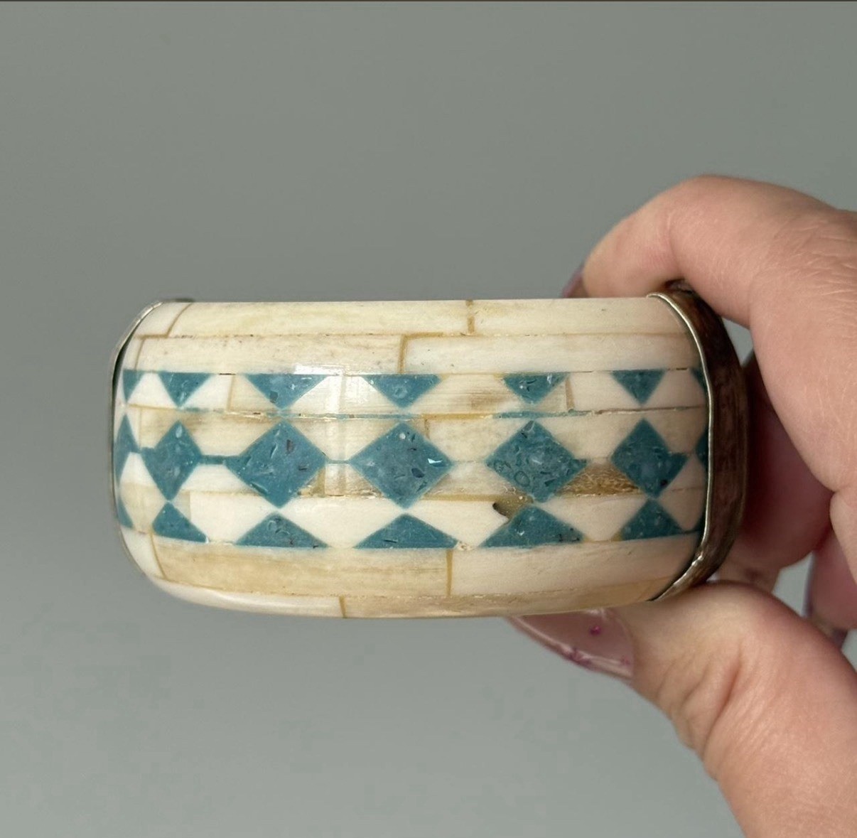 Vintage Geometric B o n e Inlay Hinged Bangle Bracelet – Rare Find