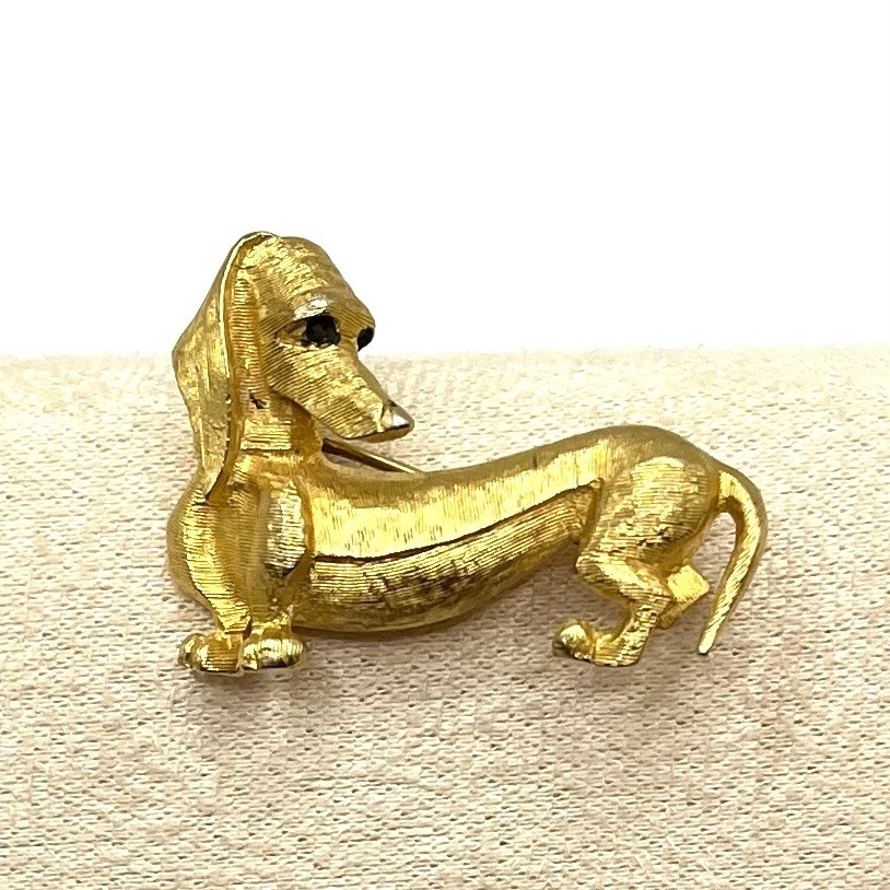 Boucher Daschund Brooch Brushed Goldtone VTG Pin Wiener Dog Signed & Numbered
