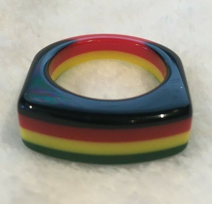 Lucite Striped Green Yellow Red Black Ring Size 9