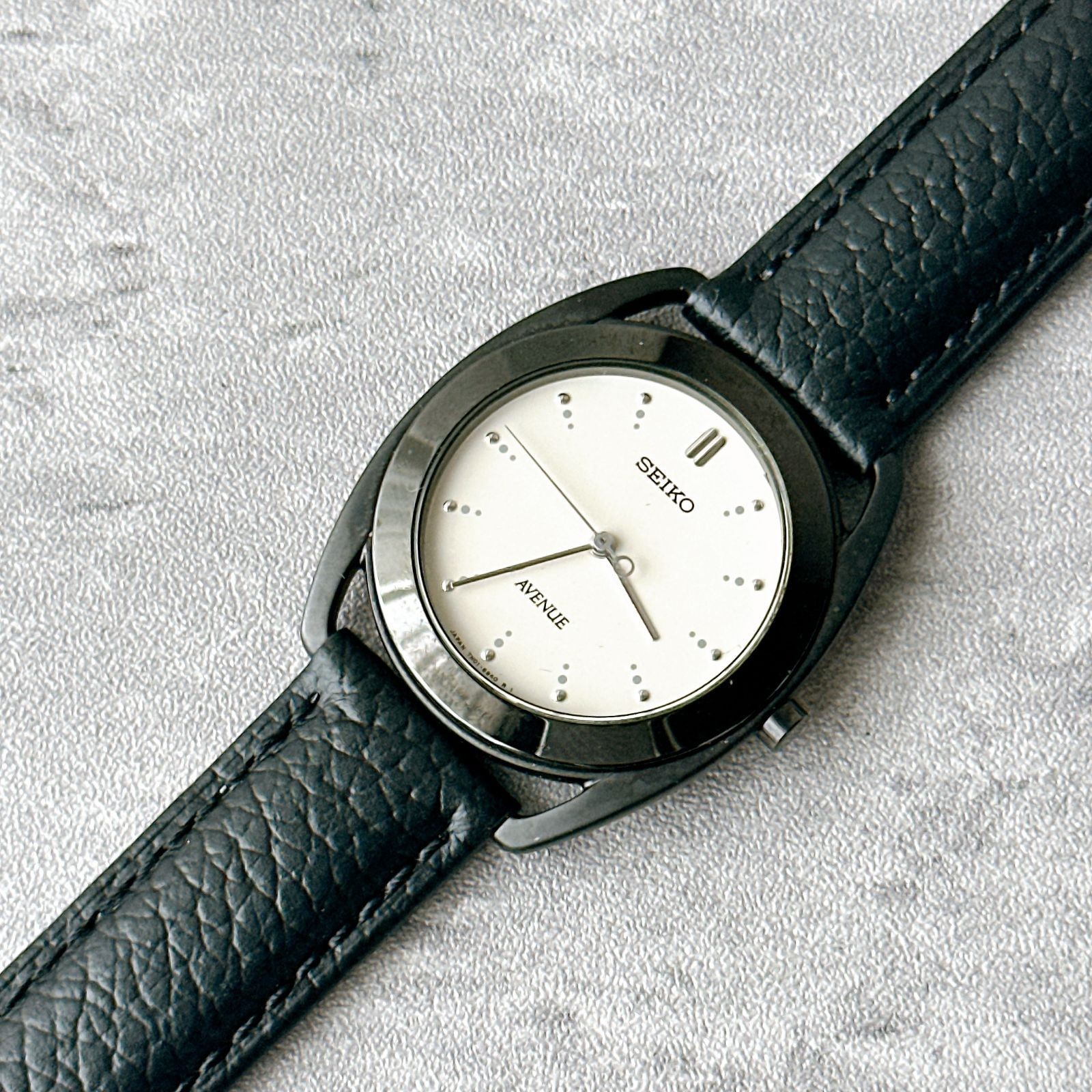 SEIKO AVENUE 7N01 6680 black case white dial men’s quartz minimal leather belt v