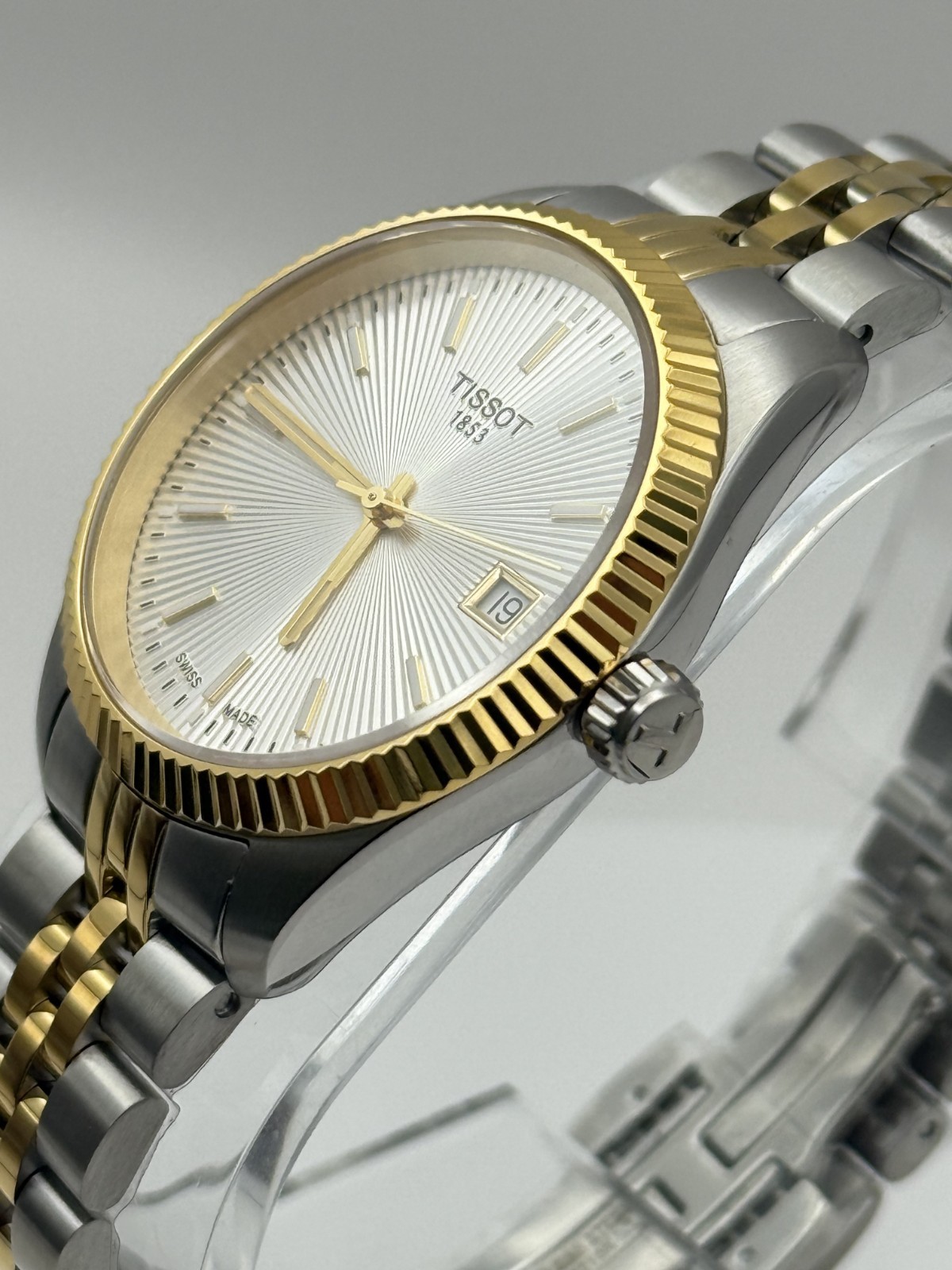 Tissot Ballade Quartz Silver Dial Ladies 34mm. Watch T1562102203100