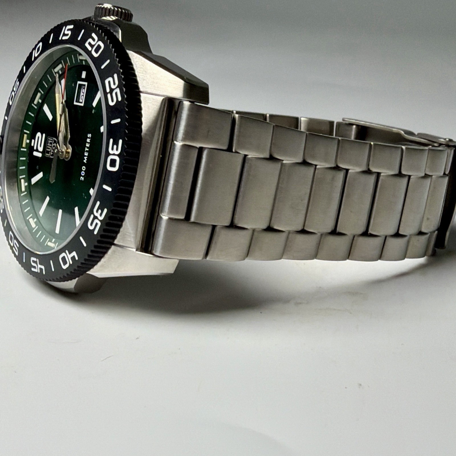 Swiss Luminox XS.3137 Pacific Diver Green Dial Tritium Stainless Mens 44mm Watch