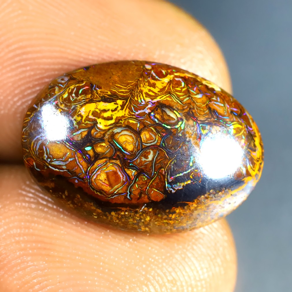 8.86 ct RARE! Flashing Cabochon (18X13mm)Multi Australian Koroit Boulder Opal