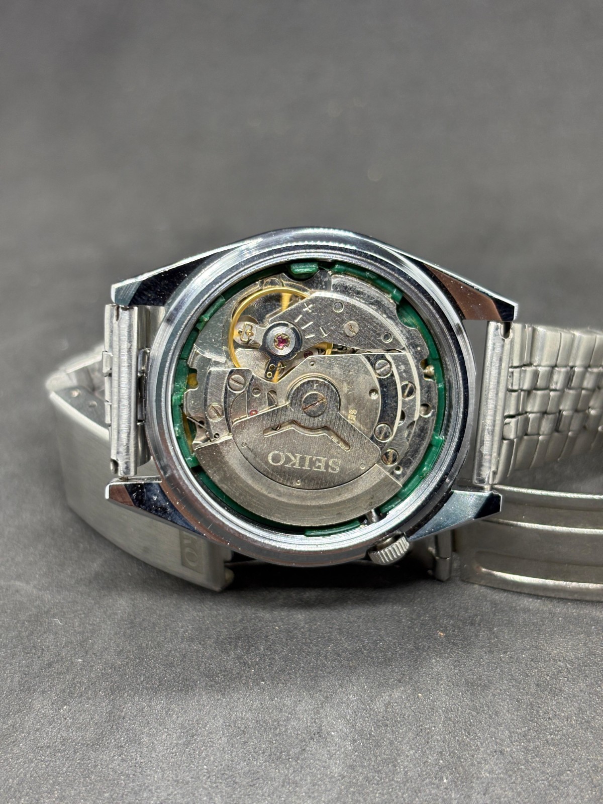 Vintage Seiko 5 Automatic Day/Date Japanese Men’s Wrist Watch