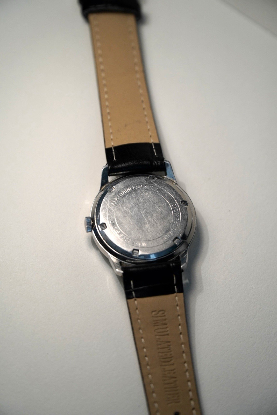 Croton Vintage Manual Wind 34mm Watch Silver Tuxedo Dial 17 Jewels Running