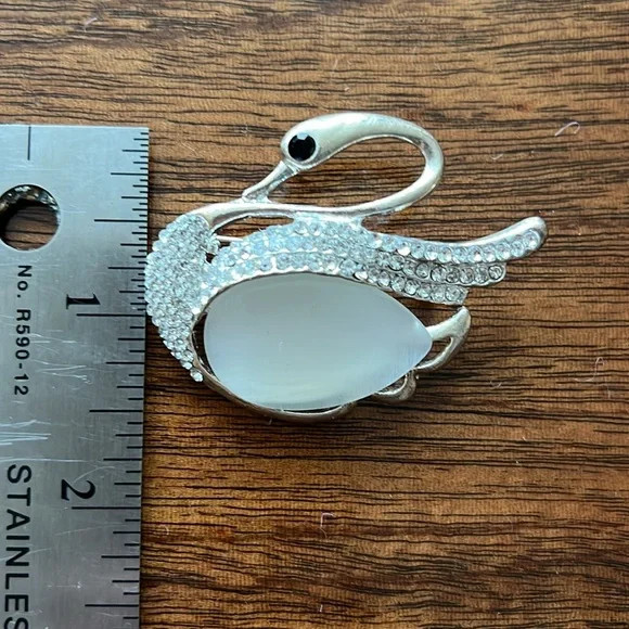 Cliche Albania — Jeweled brooches – set of 2