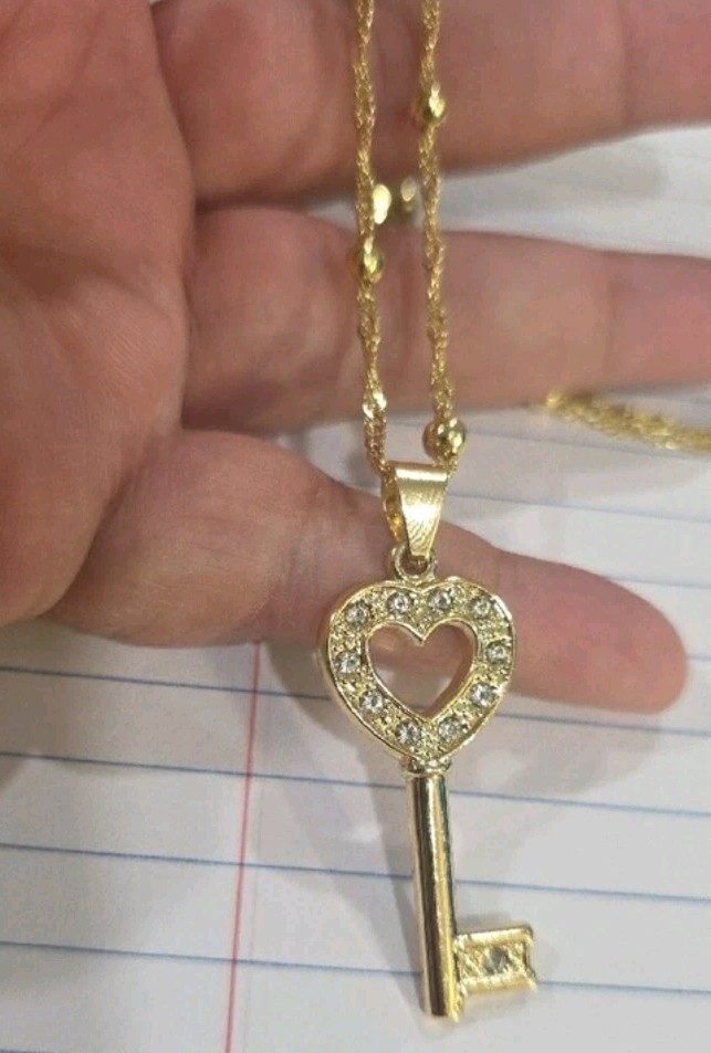 14k Gold Plated 20″ Rope Necklace w/ Heart Key Pavé Rhinestone Charm Pendant