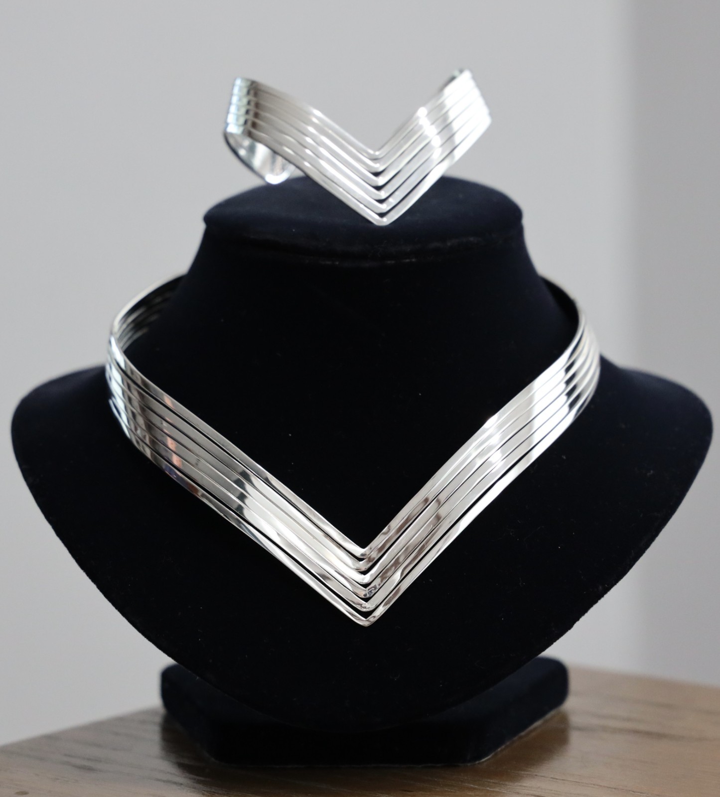 Choker/ Silver Plated Necklace FREE Matching Bracelet V Shape 6 Strand