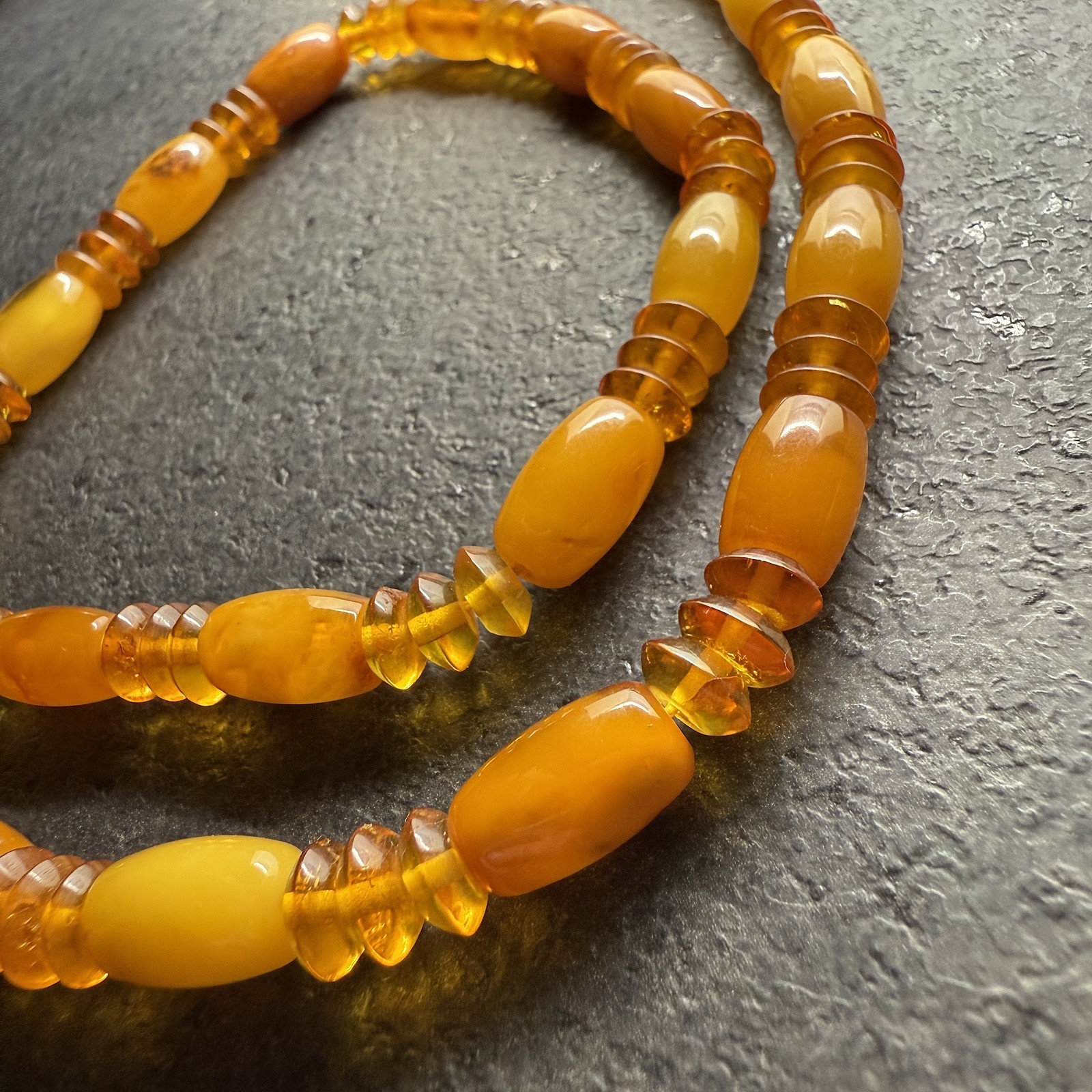 Vintage Whole Stone natural Amber Necklace 13x8mm 45cm 17.4g