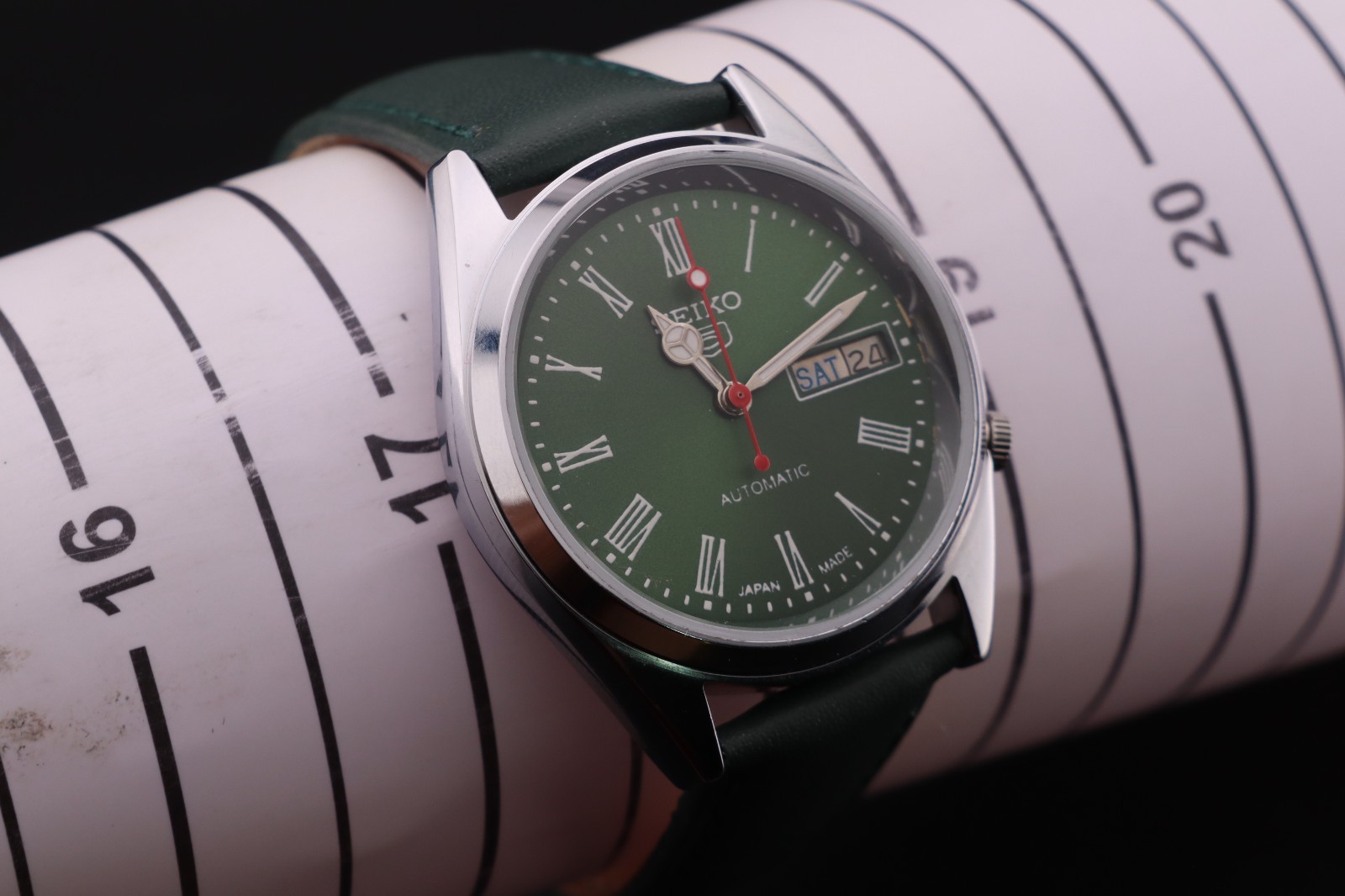 Vintage Seiko 5 Automatic 7009A Japan Made Men’s Wrist Watch, Day/Date