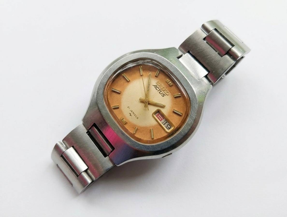⁠Vintage Seiko Actus 7019-5010 Auto Kanji JDM TV Dial Original Bracelet⁠