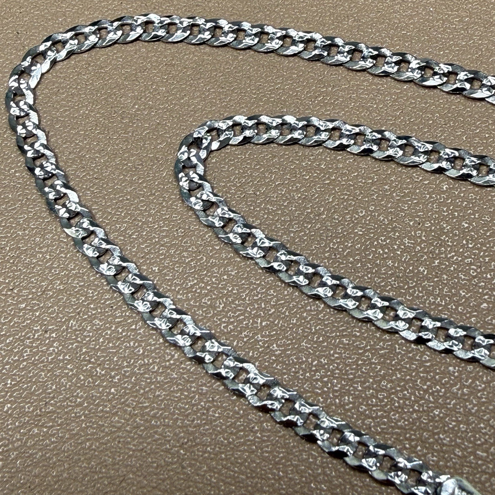 Sterling Silver Diamond-Cut Curb Chain Necklace .925 Italy 18” 2.9mm