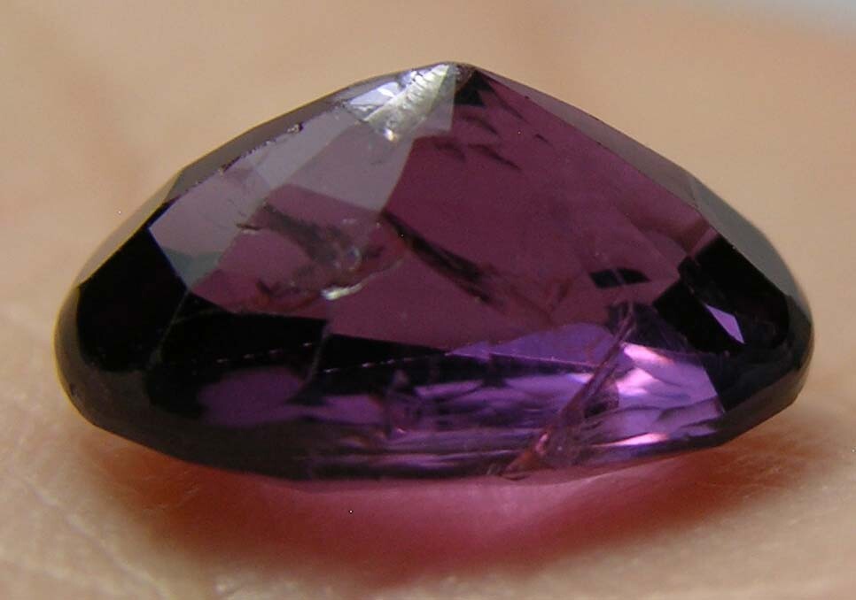#84 4.10ct Vietnam oval 100% Natural Spinel Gemstone .80g 11.00 X 8.00 X 6.00mm