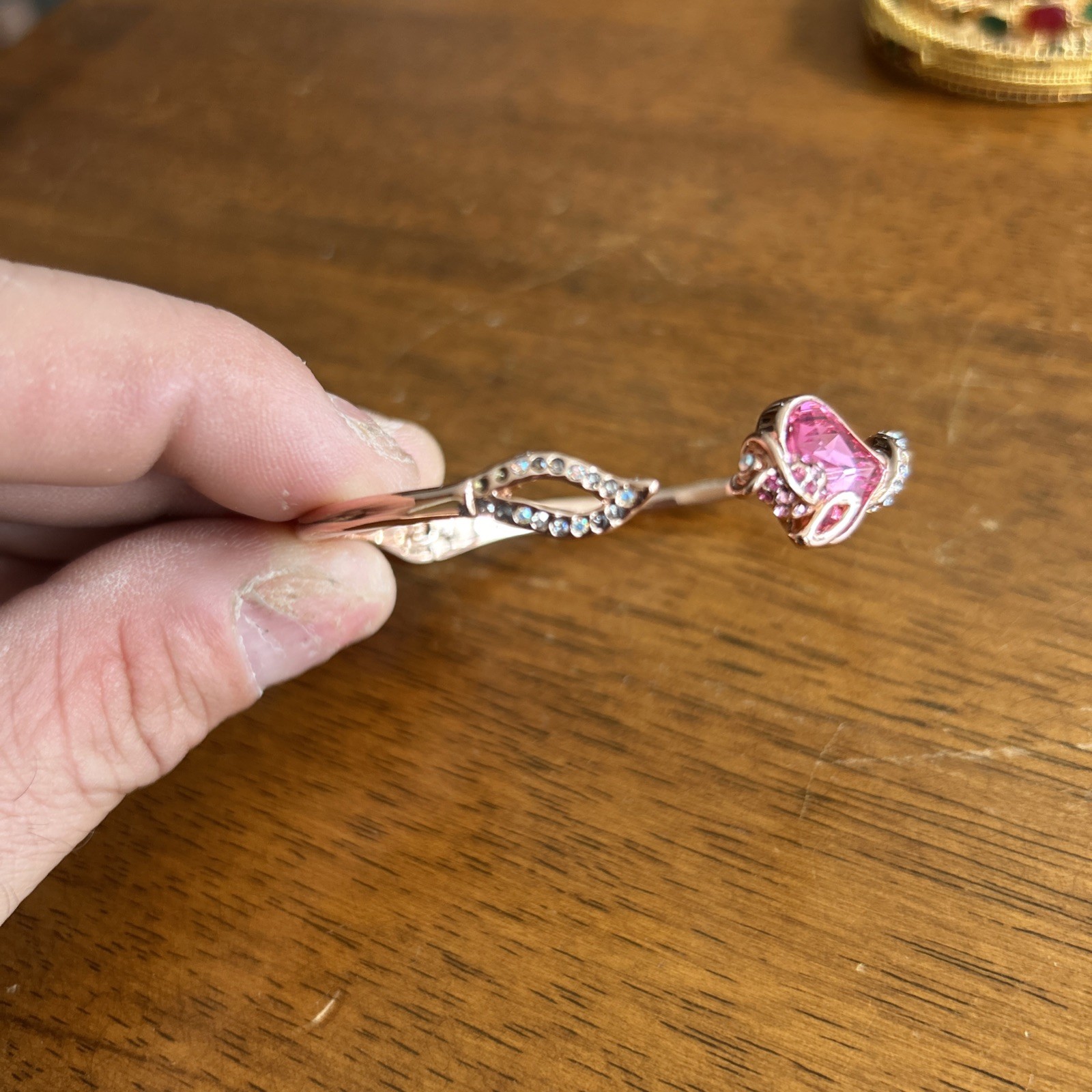 Qianse Swarovski Crystal Bracelet Pink Heart AB Rose Gold Tone Hinged Cuff 2.5”